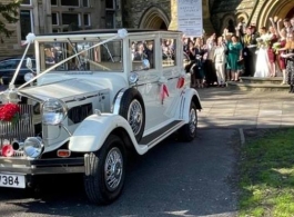 Vintage style car for weddings in Sheffield